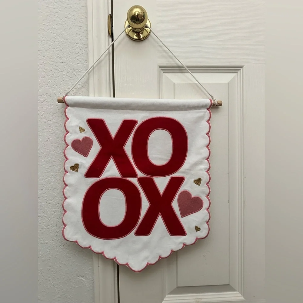 Threshold XOXO Valentines Day Hanging sign